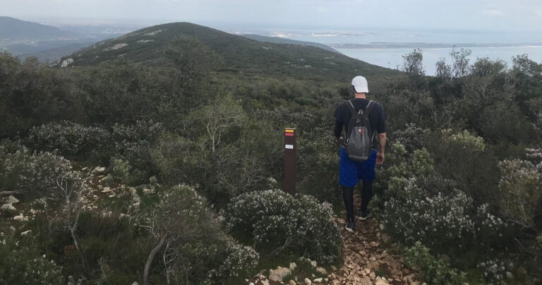 Man hiking Alto do Formosinho in the Serra da Arrábida